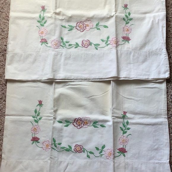 Antique Embroidered Floral Pillowcase Set of 2 - Picture 1 of 9